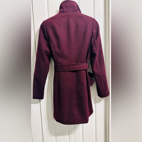 Coat - Picture 3 of 9